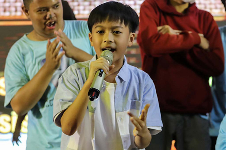 Melihat Penampilan Penyanyi Cilik Yoan Coco Hamidah