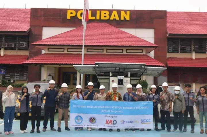Poliban Hadirkan Inovasi SPKLU Berbasis Panel Surya