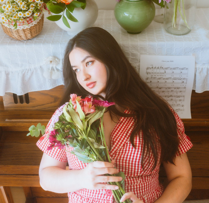 Stephanie Poetri Rayakan Pertunangan lewat Single 'Adam & Eve'