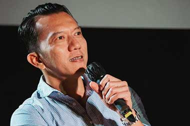 Syuting di Jambi, Teuku Rifnu Wikana Asyik Berburu Batu Cincin