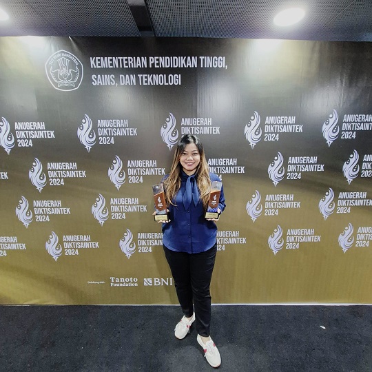 Dua Jurnalis Medcom.id Raih Gold dan Bronze Winner Anugerah Diktisaintek 2024