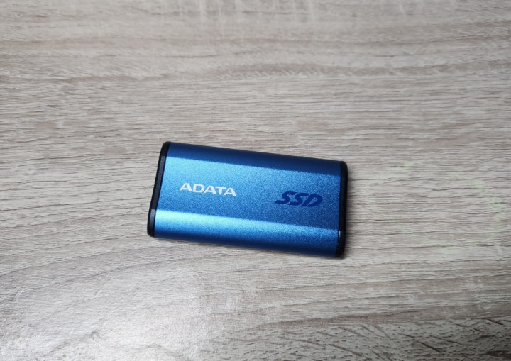 Adata SE880, SSD Eksternal Mungil Kencang