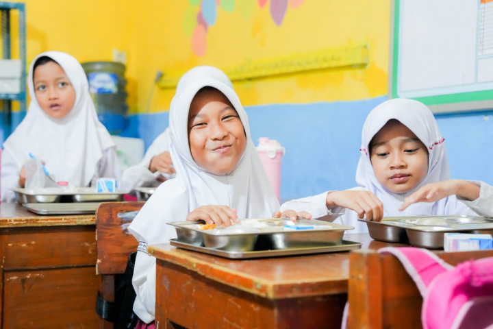 Banyak Dampak Positif, Program Makan Bergizi Gratis Harus Terus Berlanjut