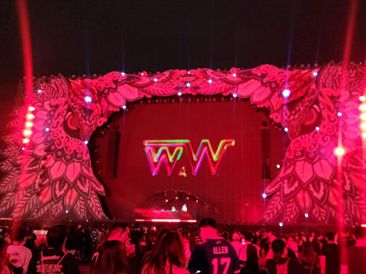 DJ W.W Bawa Suasana Natal di DWP 2024