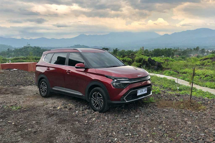 Meliuk-Liuk Nyaman Bareng Kia Carens, Apa Istimewanya?