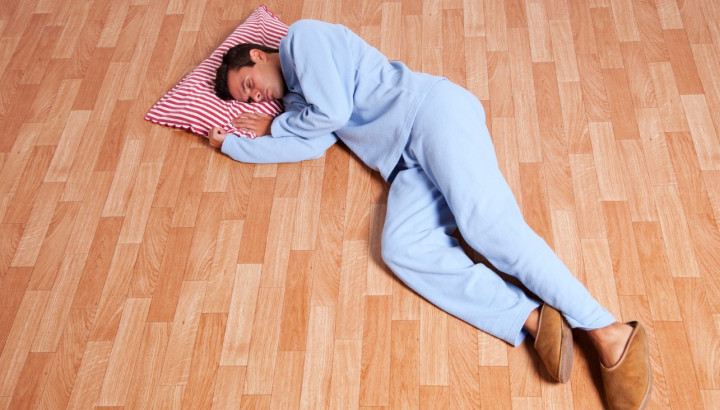 Jangan Asal Tidur, Ini 6 Resiko Tidur di Lantai