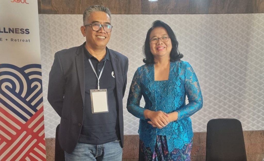Certified Professional Spiritual Healer Bunda Arsaningsih.
