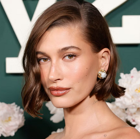 Hailey Bieber. (Foto: Dok. Stefanie Keenan/Getty Image/Harpers Bazaar)