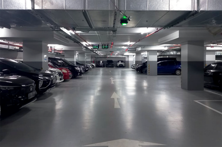 Pengelola Parkir Adaptasi Teknologi Cerdas untuk Parkir Kendaraan