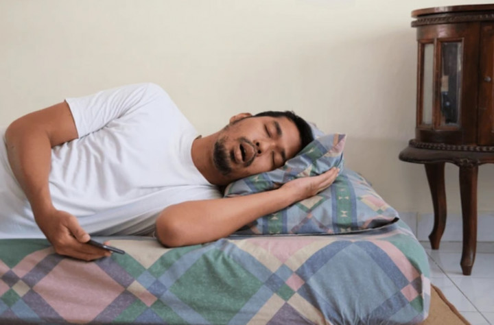 5 Cara Mengatasi Tidur Mulut Terbuka dan Dampaknya pada Kesehatan