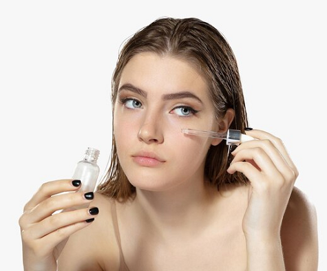 Niaciamide dan Ceramide yang dapat melembapkan dan memperbaiki skin barrier. (Foto: Ilustrasi. Dok. Freepik.com)