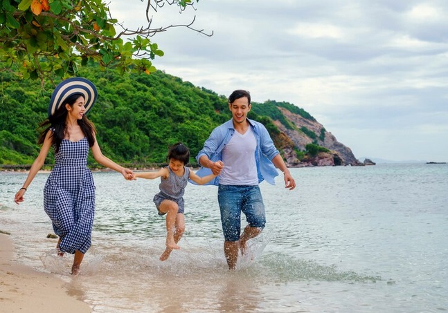 Tips Aman Berwisata di Pantai saat Liburan Akhir Tahun