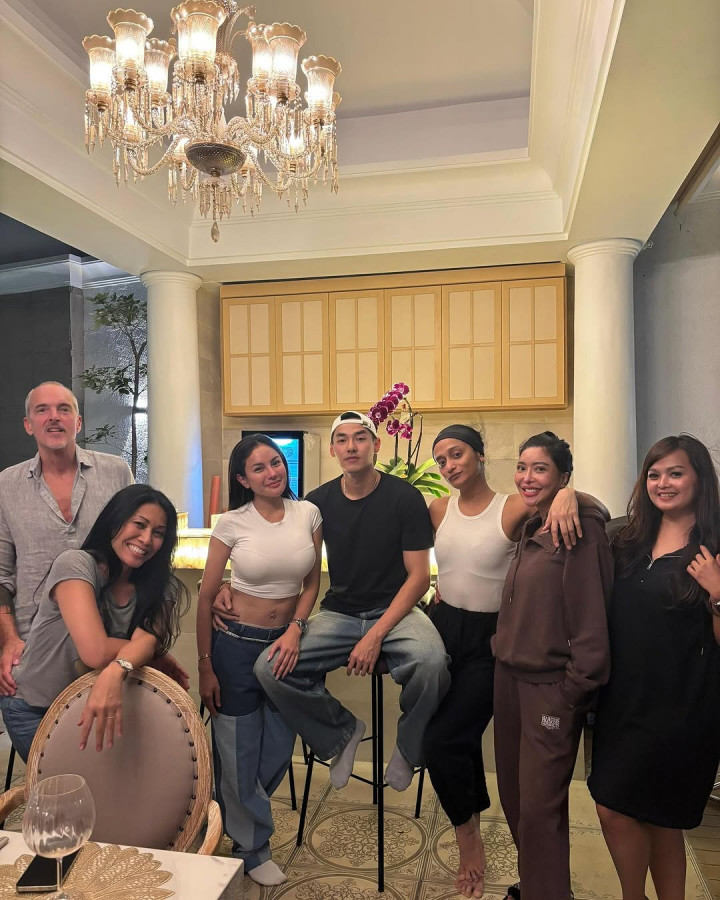 Netizen Takjub Nikita Mirzani Berteman dengan Anggun