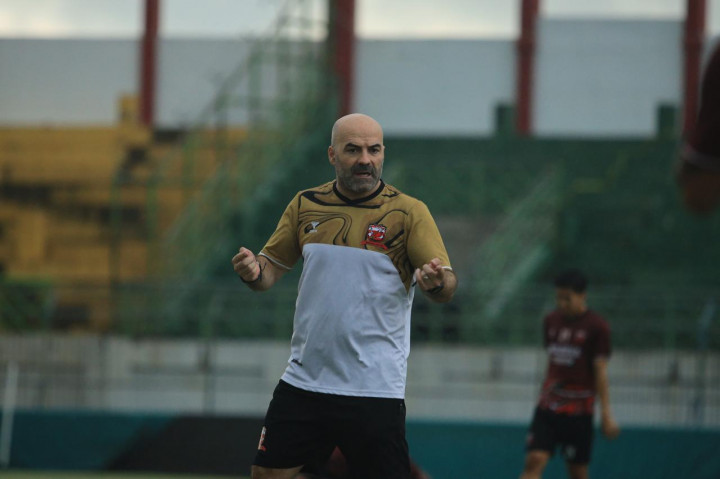 Paulo Menezes Mundur sebagai Pelatih Madura United