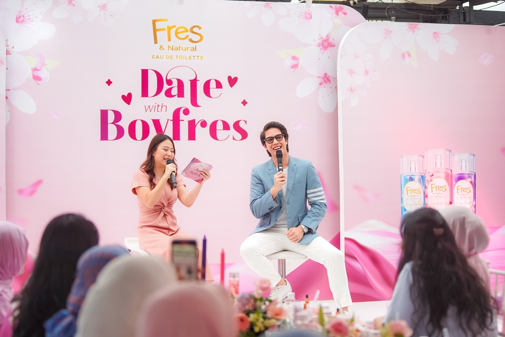 El Rumi menceritakan tipe perempuaannya di acara Fres & Natural EDT. Dok. Ist