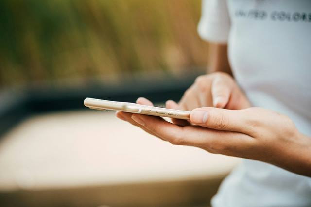 Kemenkes dan KemenPPP meluncurkan fitur akses cepat kontak darurat KDRT di SATUSEHAT Mobile. (Foto: Ilustrasi/Dok. Pexels.com)