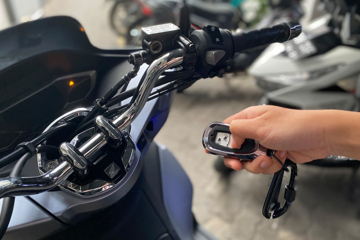 Knob Kunci Smart Key Tidak Bisa Diputar, Ada kendala Aki Motor?