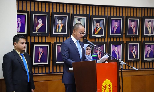 Wakil Ketua MPR Eddy Soeparno Raih Gelar Doktor di FISIP UI