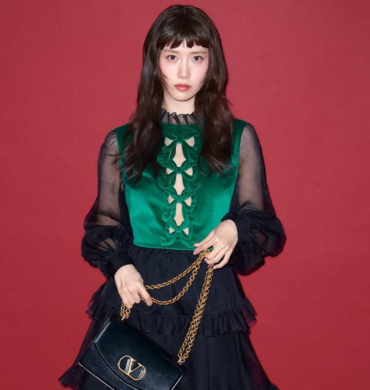 Pesona Yoona Jadi Brand Ambassador Valentino