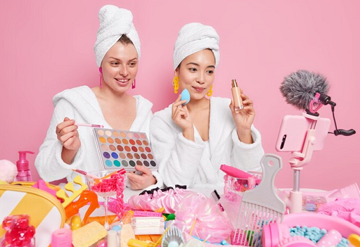 Kaleidoskop 2024: Social Bella Ungkap Tren dan Insight Industri Kecantikan