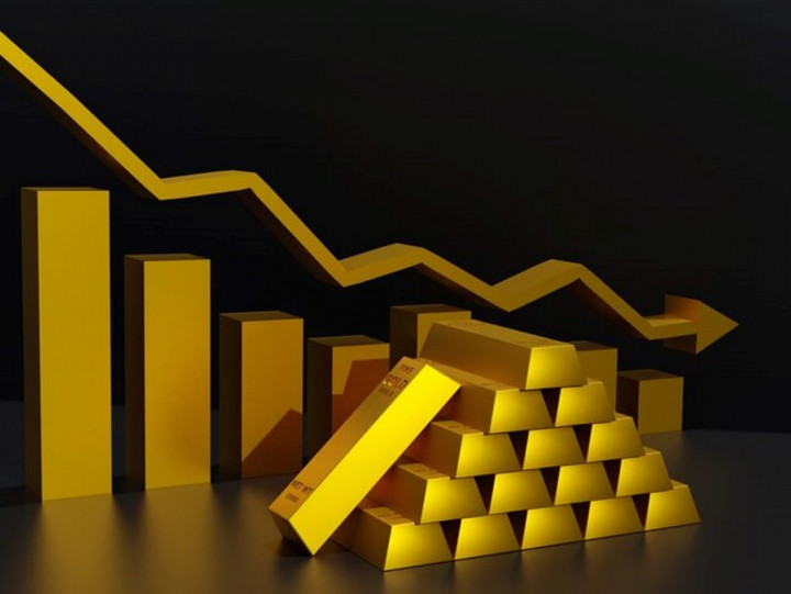 Harga Emas Dunia Merosot Imbas Prospek Kebijakan Moneter AS 2025