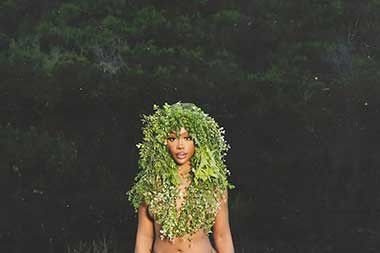 SZA Rilis SOS Deluxe: LANA, Raih Puncak Sukses