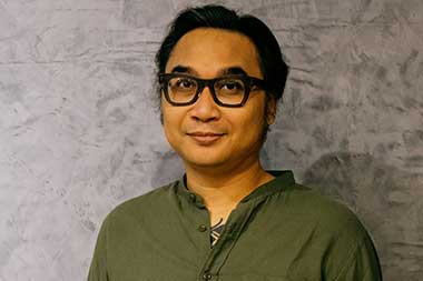 Adhitia Sofyan Umumkan Solo Tour 2025 di 10 Kota, Ini Cara Beli Tiketnya!