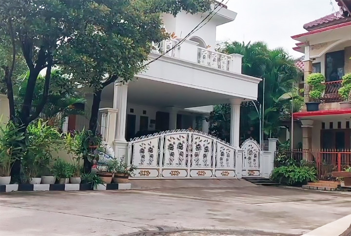 Suasana Rumah Hasto Pasca-penetapan sebagai Tersangka