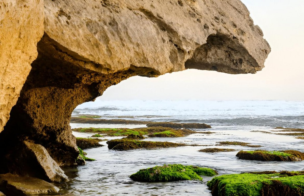 Pantai Sanglen, Ilustrasi Shutterstock