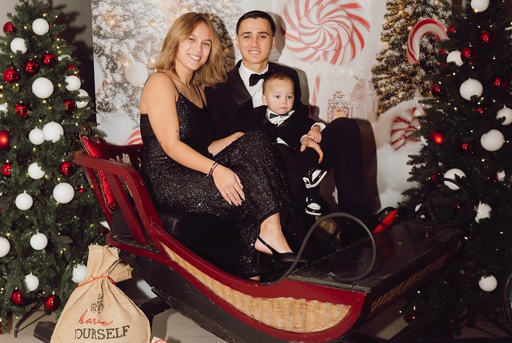 Potret Eliano Reijnders Natal Bersama Keluarga