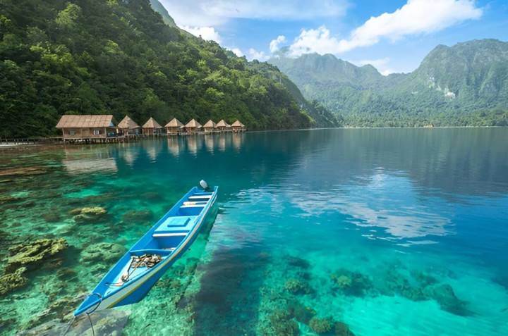 6 Pantai Tersembunyi di Indonesia yang Wajib Dikunjungi saat Libur Nataru