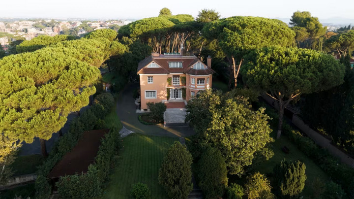 Rumah Mewah Pemilik Gucci Dijual, Harganya Rp235 Miliar