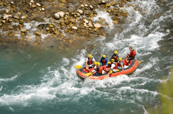 5 Destinasi Liburan Akhir Tahun yang Harus Dihindari saat Musim Hujan