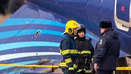 Penyintas Kecelakaan Pesawat Azerbaijan Dengar Suara Ledakan di Langit Grozny