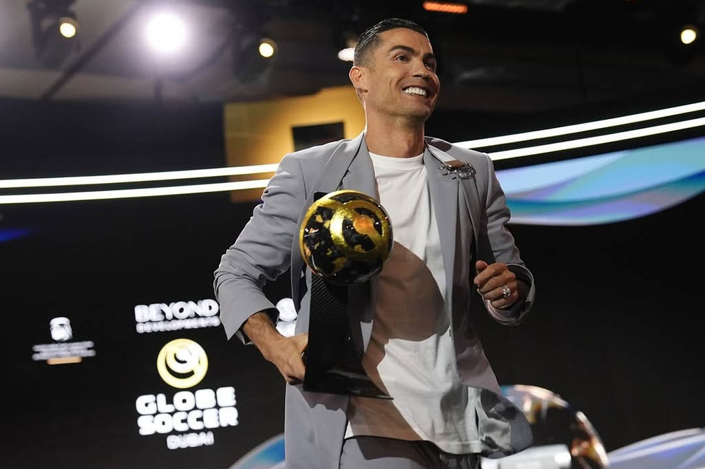 Ronaldo Raih Dua Penghargaan di Globe Soccer Award