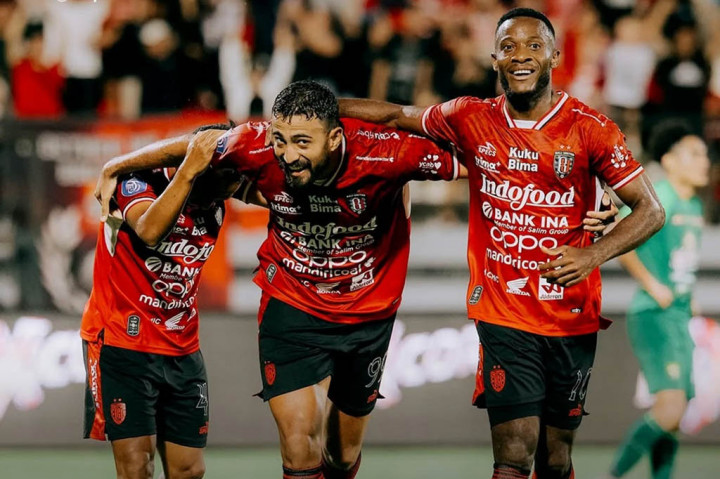 Bali United Jungkalkan Persebaya Surabaya