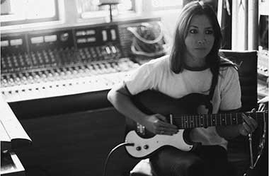 7 Musisi Dunia Berdarah Indonesia, dari Michelle Branch sampai Keren Ann
