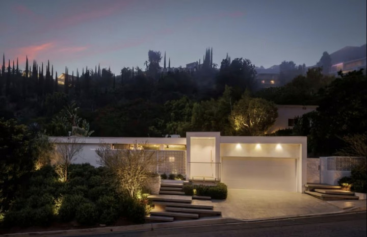 Dibeli Sebelum Meninggal, Rumah Matthew Perry Akhirnya Terjual Rp83 Miliar