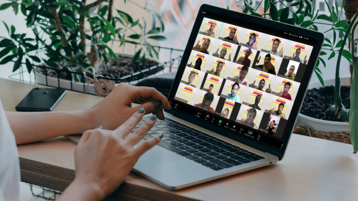 Dorong Inklusi Digital, Indosat Berikan Pelatihan AI bagi Guru dan Penyandang Disabilitas