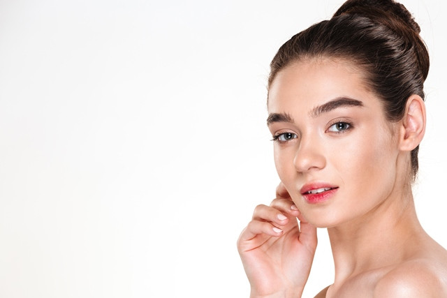 Punya Masalah Komedo Putih? Coba Redakan dengan Ini