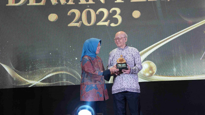 Pak Atma Berpulang: Kisah Hidup dan Dedikasi Ketua Dewan Pers Pertama