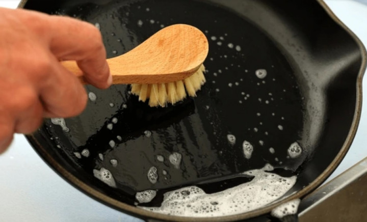 5 Bahan Alami Penghilang Karat pada Panci dan Cara Membersihkannya