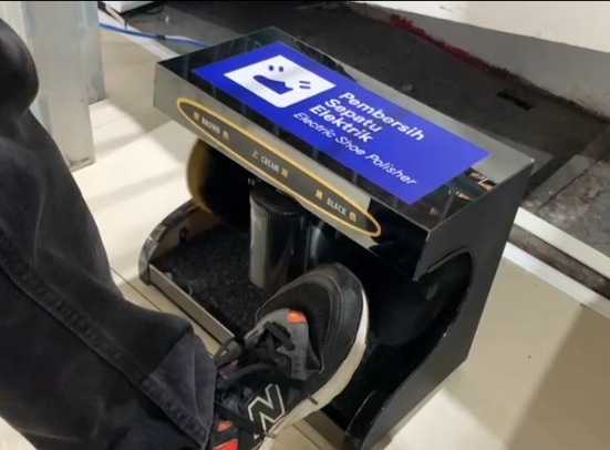 Stasiun Yogyakarta Hadirkan Pembersih Sepatu Elektrik untuk Penumpang