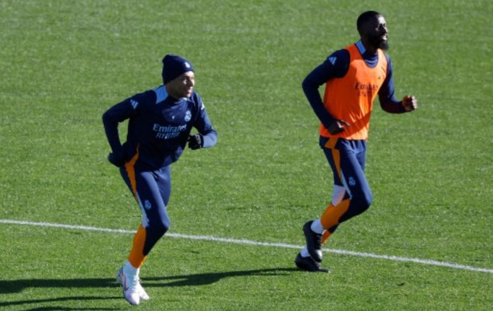 Jadwal Pertandingan Sepak Bola Malam Ini: Valencia vs Real Madrid, Juventus vs Milan