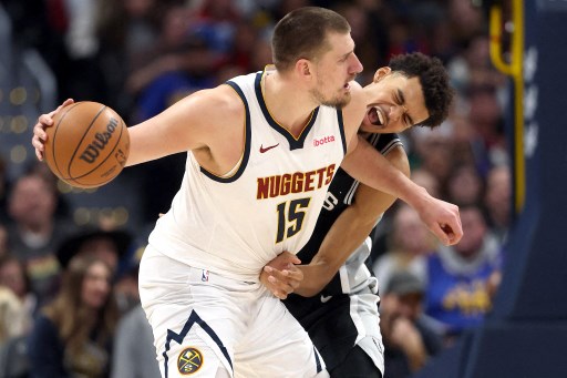 NBA: Spurs Kalahkan Nuggets 113-110