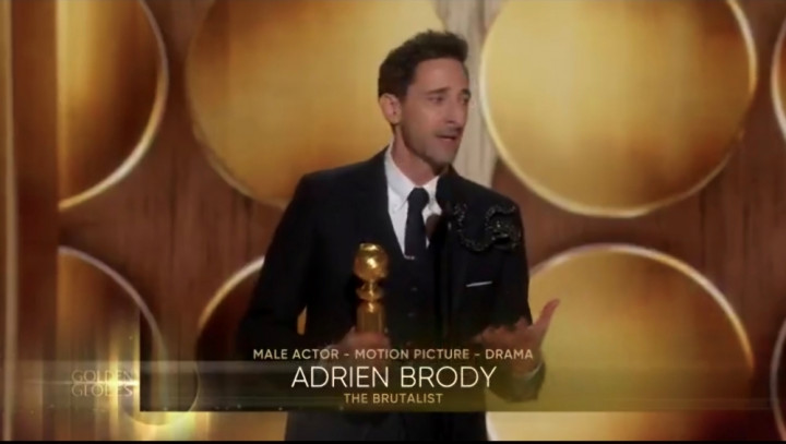 Menang Golden Globes, Adrien Brody Kenang Perjuangan Ibu Semasa Perang Dunia