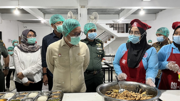 Tinjau Langsung Dapur Makan Bergizi Gratis, Gubernur Lemhanas: Higienis dan Sesuai Standar BGN