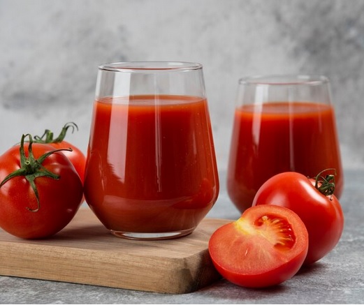 Nutrisi yang terdapat dalam jus tomat adalah biotin dan zinc. Ilustrasi Freepik