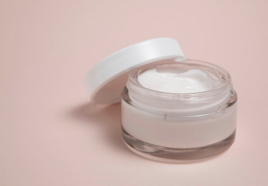 Krim, Losion, dan Gel, Semua yang Perlu Kamu Ketahui Tentang Tekstur Pelembap