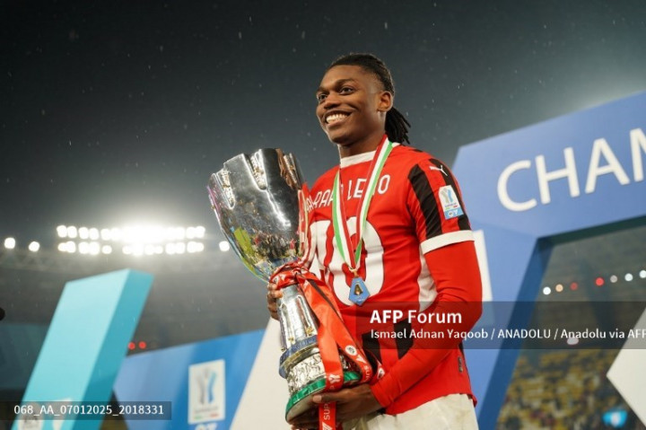 Bantu Milan Juara, Rafael Leao Kemungkinan Tetap Pergi ke Klub Impian